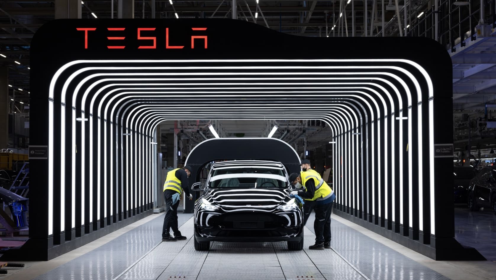 Tesla reports record Q4 profit, Cybertruck delayed