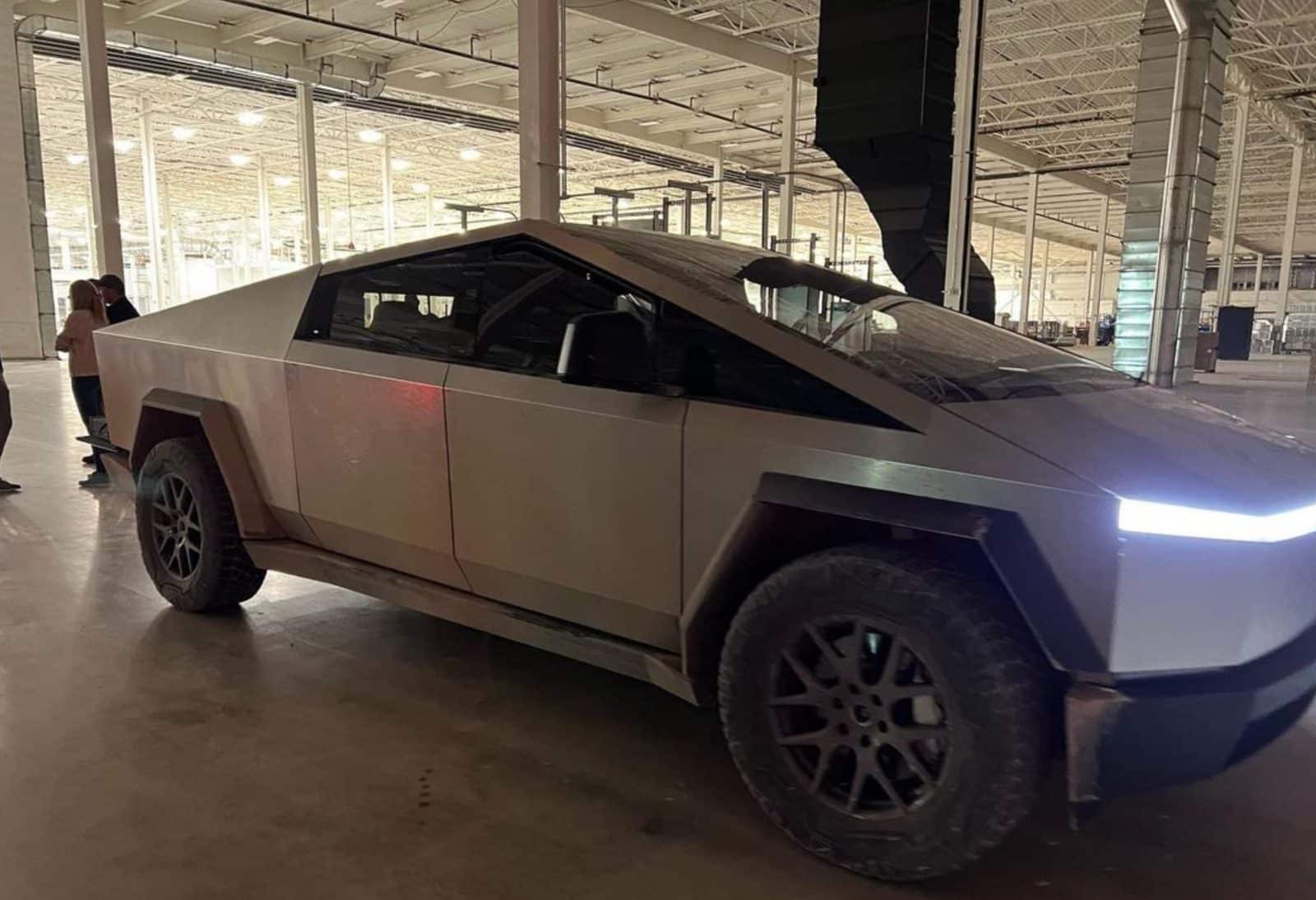 We know that Elon Musk took the Cybertruck for a spin around the Gigafactory Texas before the earnings call yesterday. Today we find out that podcast host Joe Rogan got a sneak preview of the plant, the Cybertuck but reportedly also was allowed to take it for a spin.