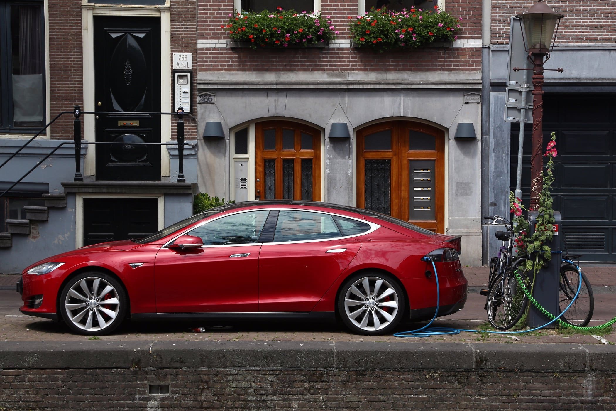 Netherlands Probes Tesla Over Alleged Data Breach