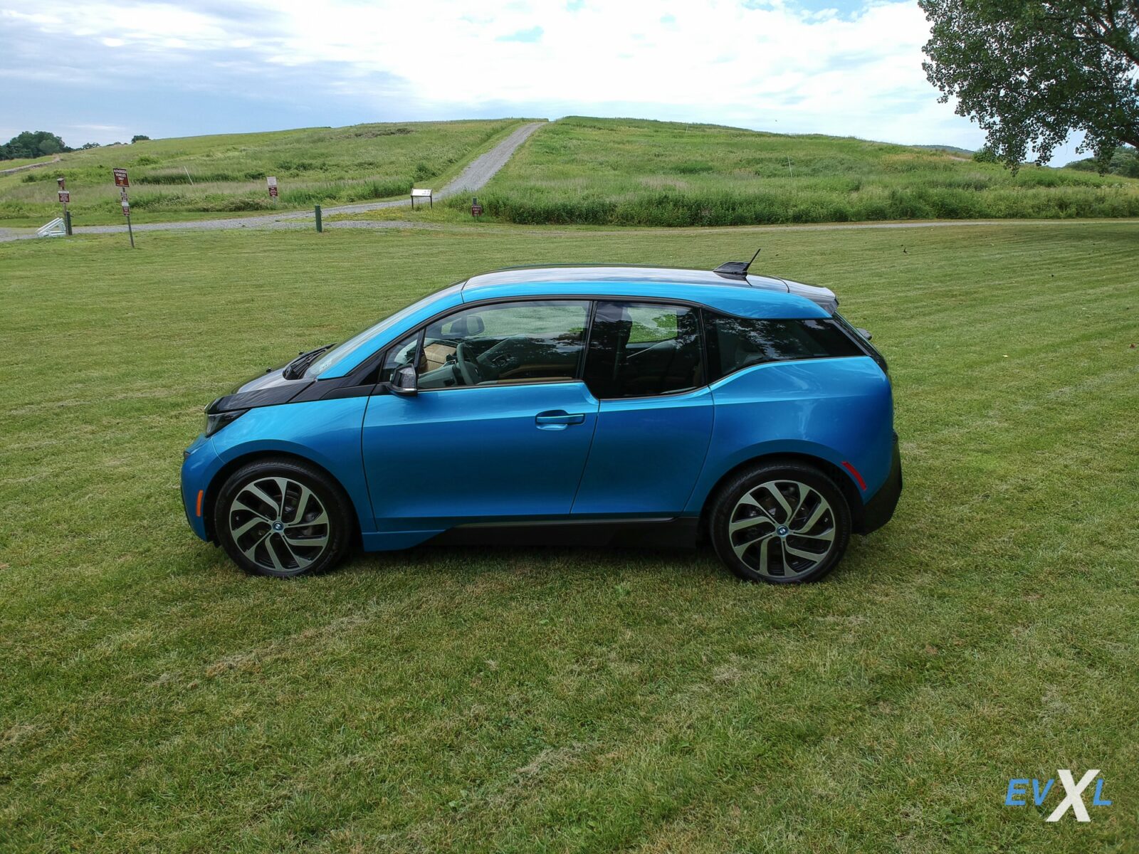 BMW Revives Range Extender Tech for iX5 SUV by 2026