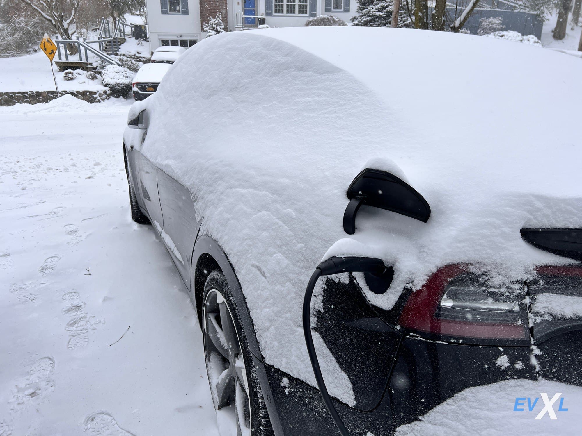 Tesla Model Y Battery Longevity Tips: What the Owners Manual Actually Says About Charging Right