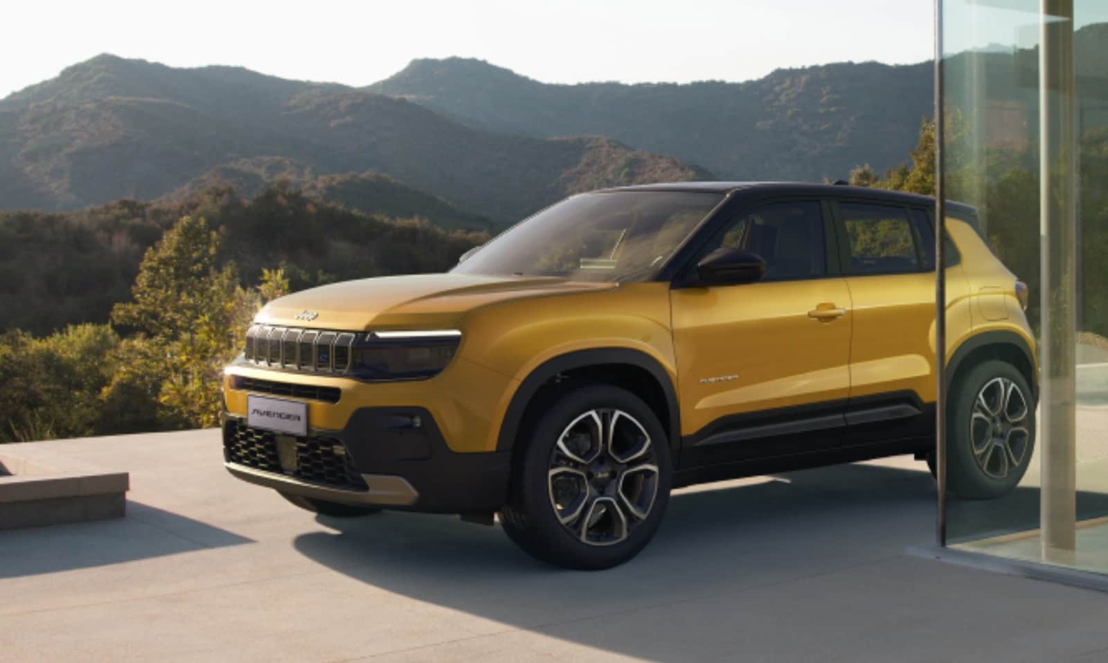 Jeep's Electrifying Success in Europe: Avenger EV Surges with Over 40,000 Reservations