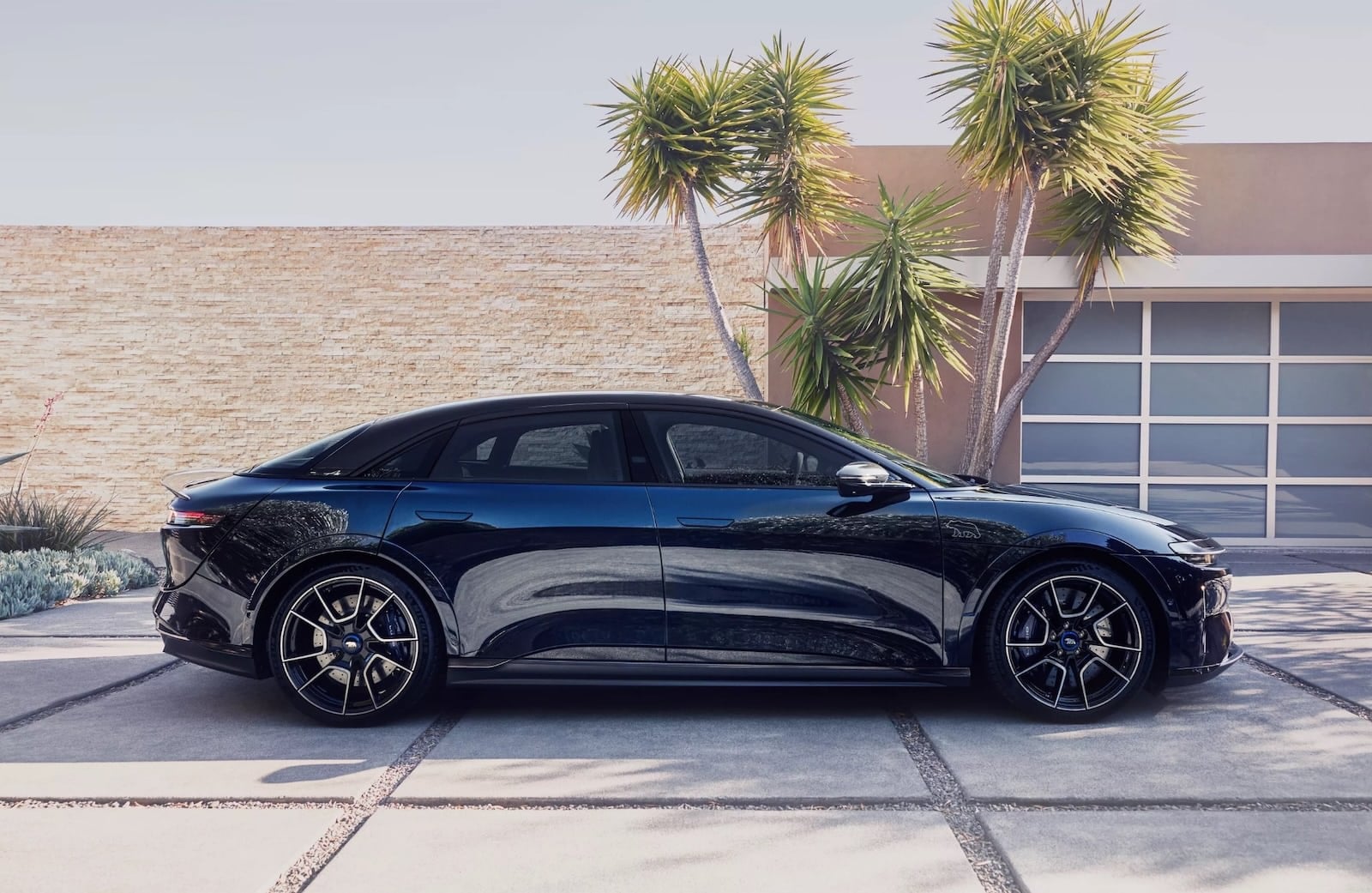 Lucid Eyes China's EV Market: Plans and Challenges Ahead