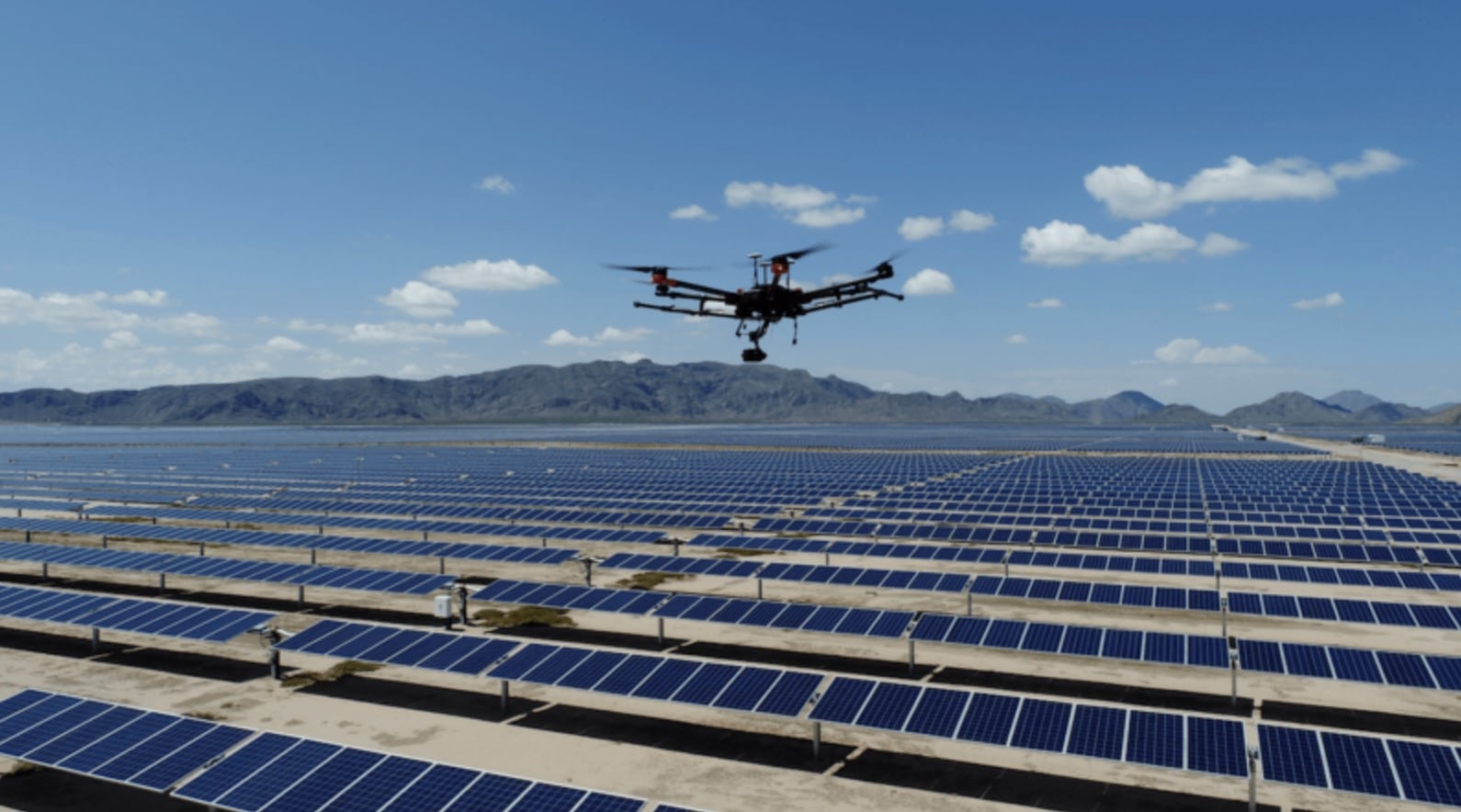 U.S. SOLAR PLANTS UNDER THE LENS: ZEITVIEW'S DRONE DISCOVERIES DJI Drone Examines Solar Facility. Photo courtesy of DJI.