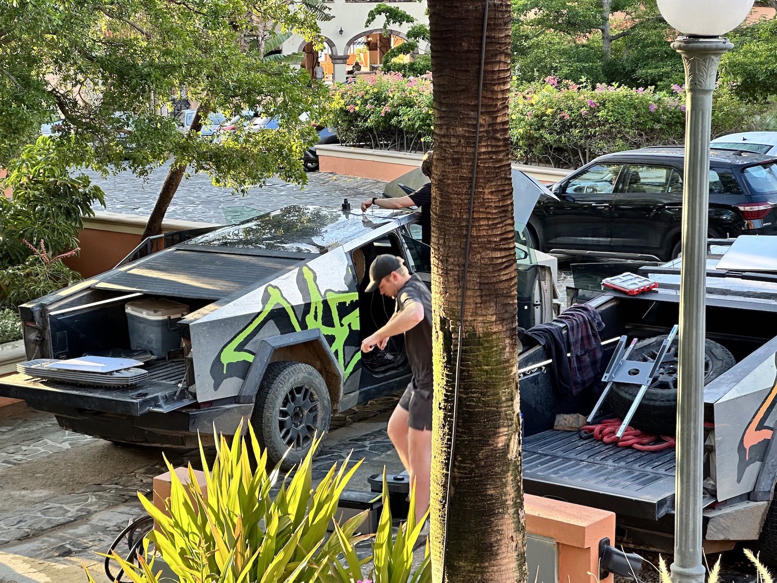 Tesla Cybertruck Prototypes Spotted in Mexico!