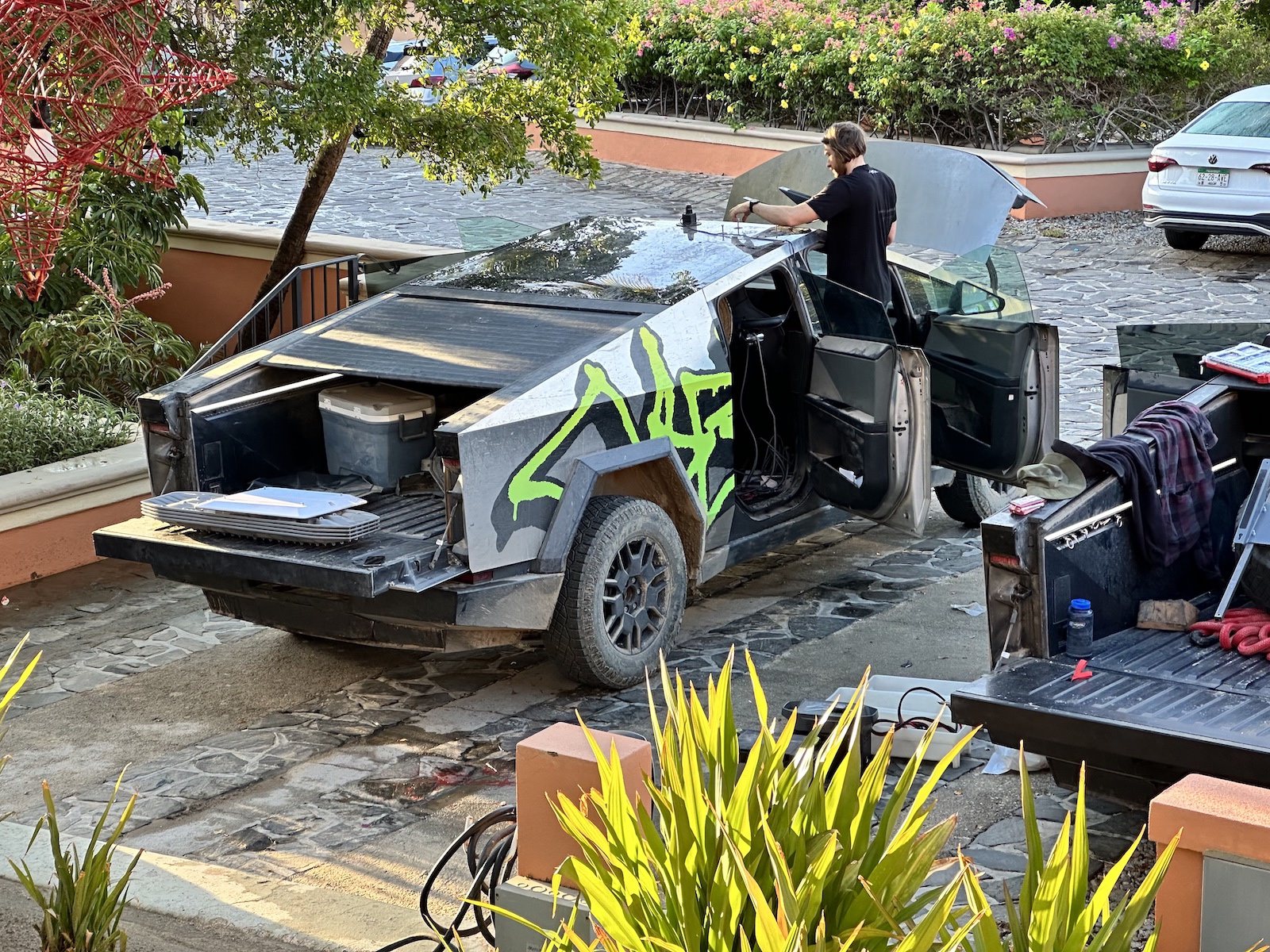 Tesla Cybertruck Prototypes Spotted in Mexico!