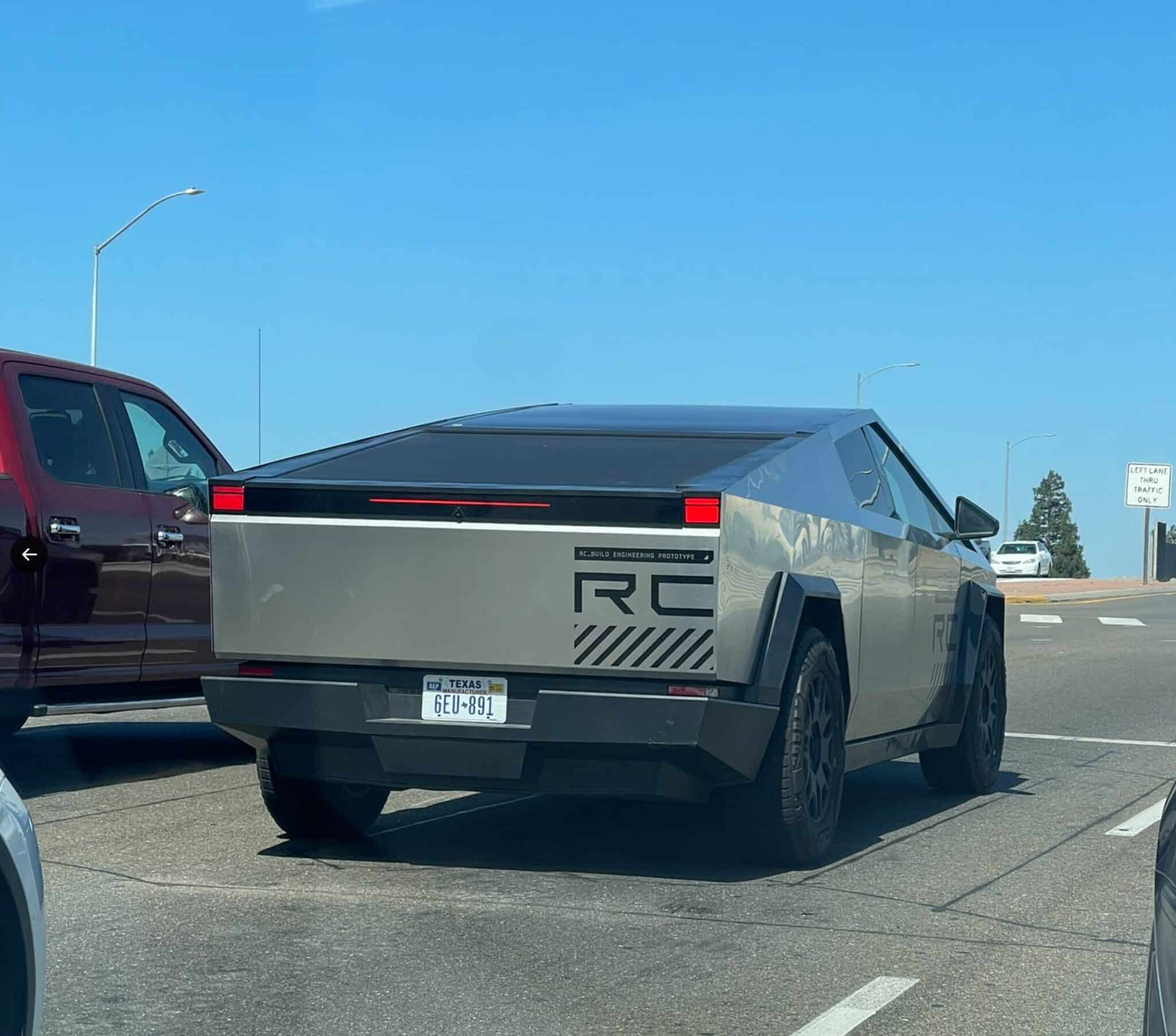 Tesla Cybertruck: The Lightning Sprint at Traffic Lights