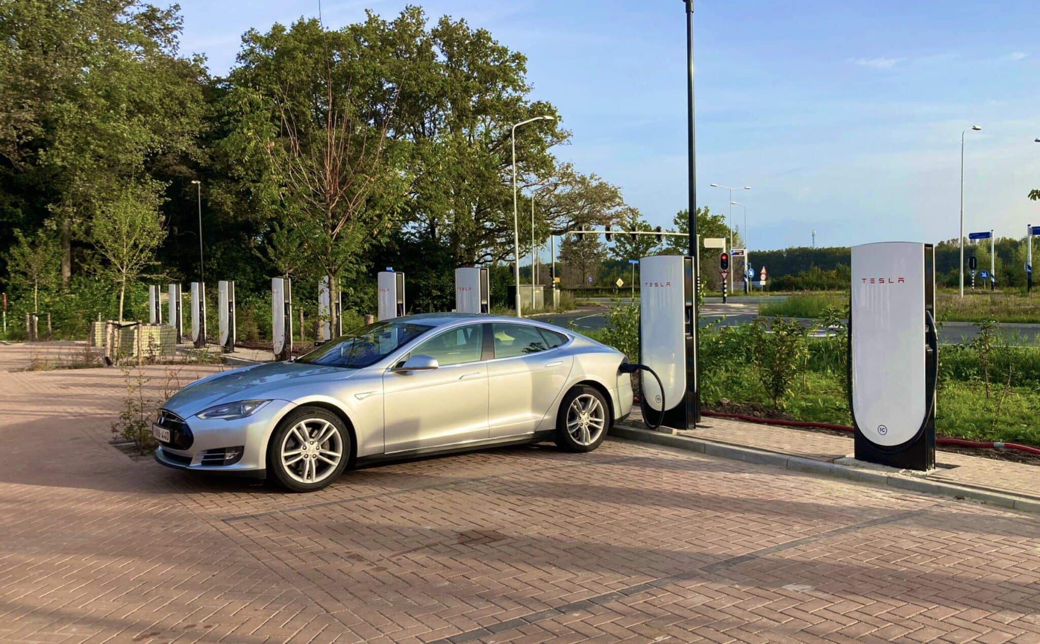 Tesla Second V4 Supercharger Station Debuts in The Netherlands.jpg