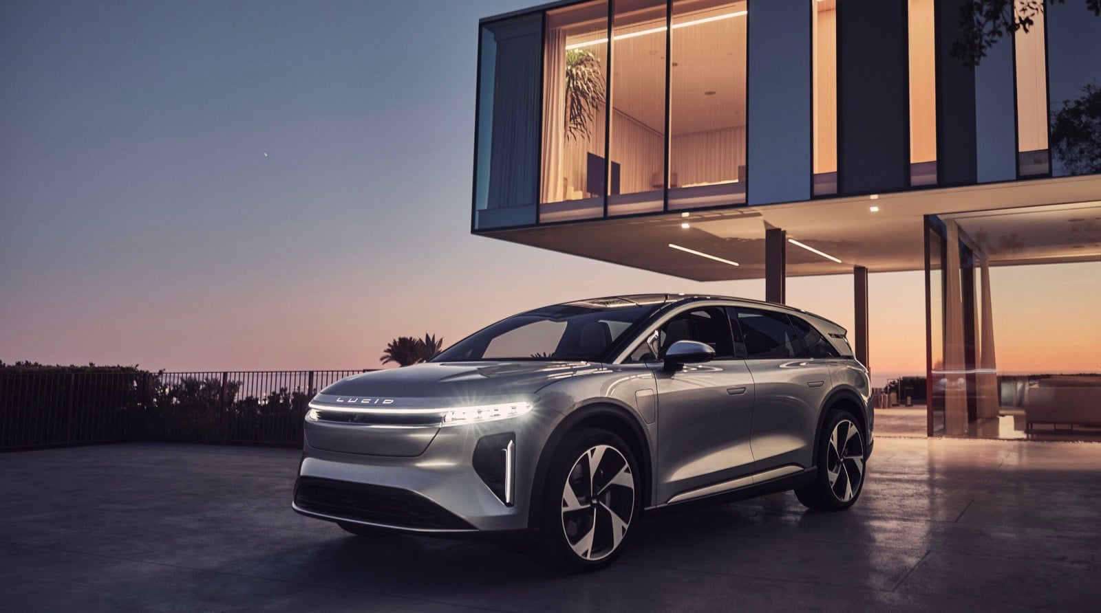 Lucid Gravity: Revolutionizing the EV Space with Unmatched Range and Style
