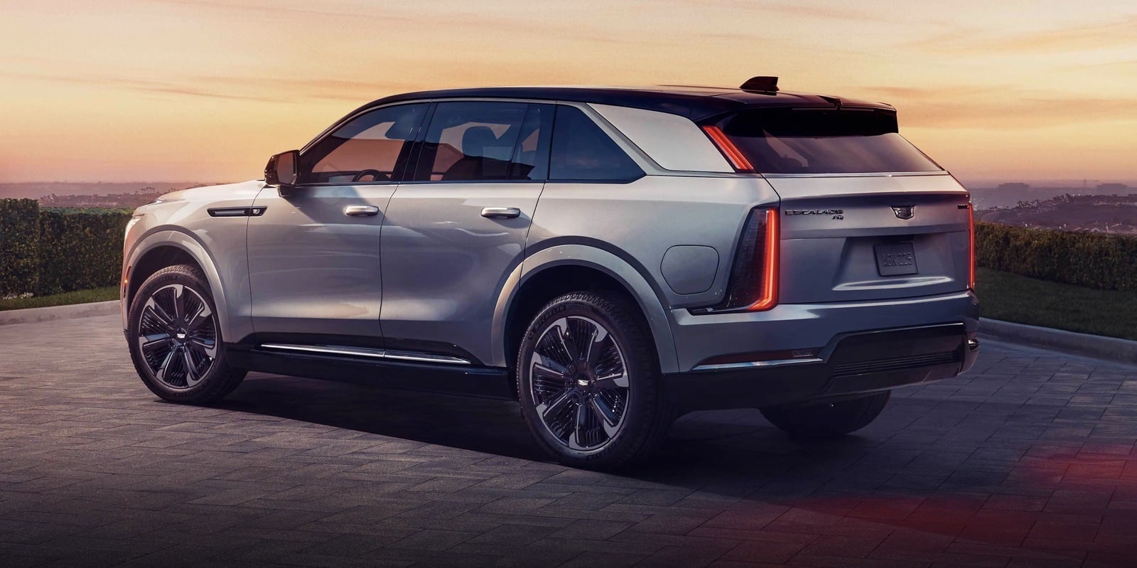 2025 Cadillac Escalade IQ: GM's Electric Leap into Luxury SUV Market