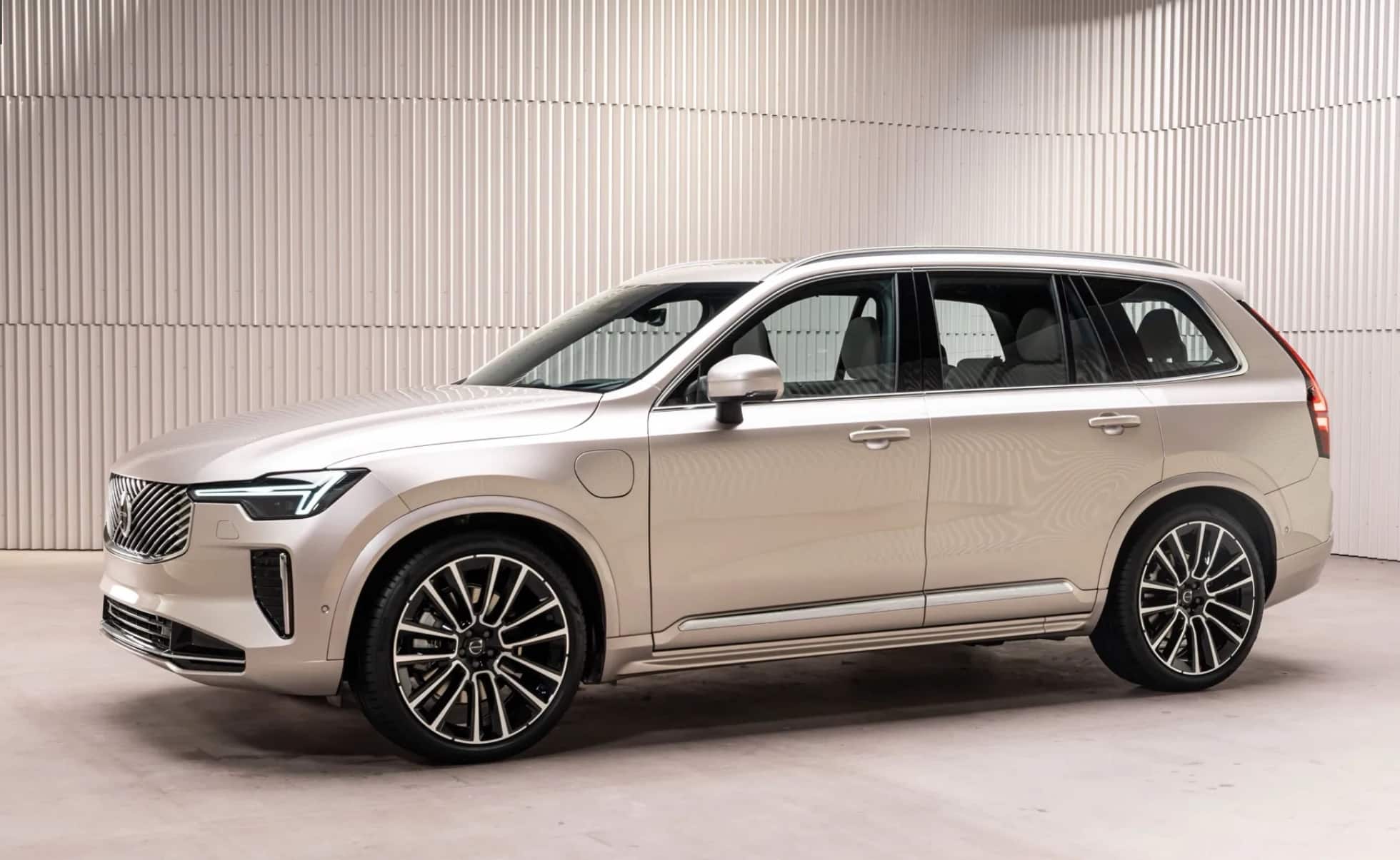 Volvo Revamps Plug-In Hybrid Strategy, Eyes Longer Electric Range