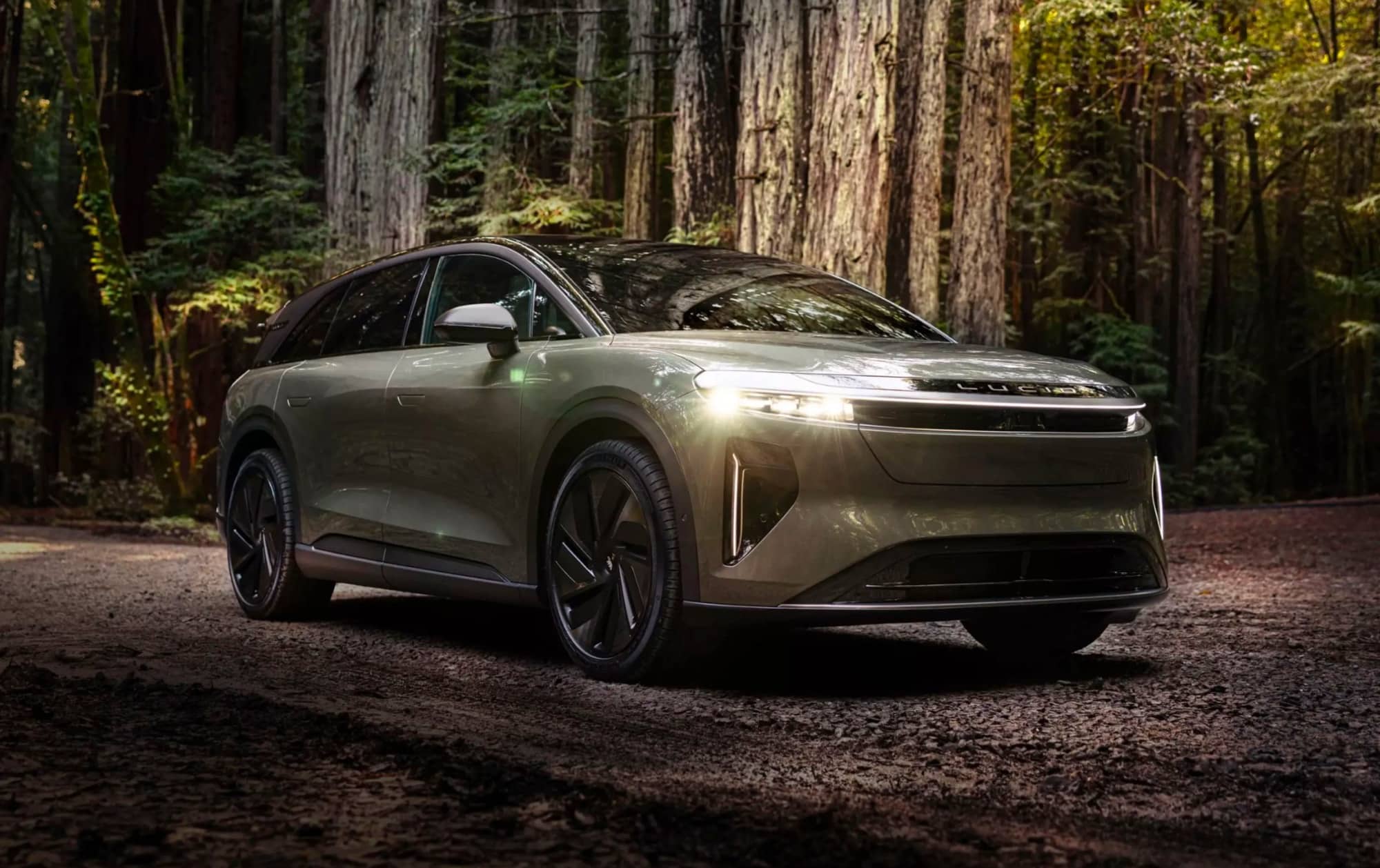 Lucid Gravity Achieves 450-Mile EPA Range, Exceeding Initial Estimates