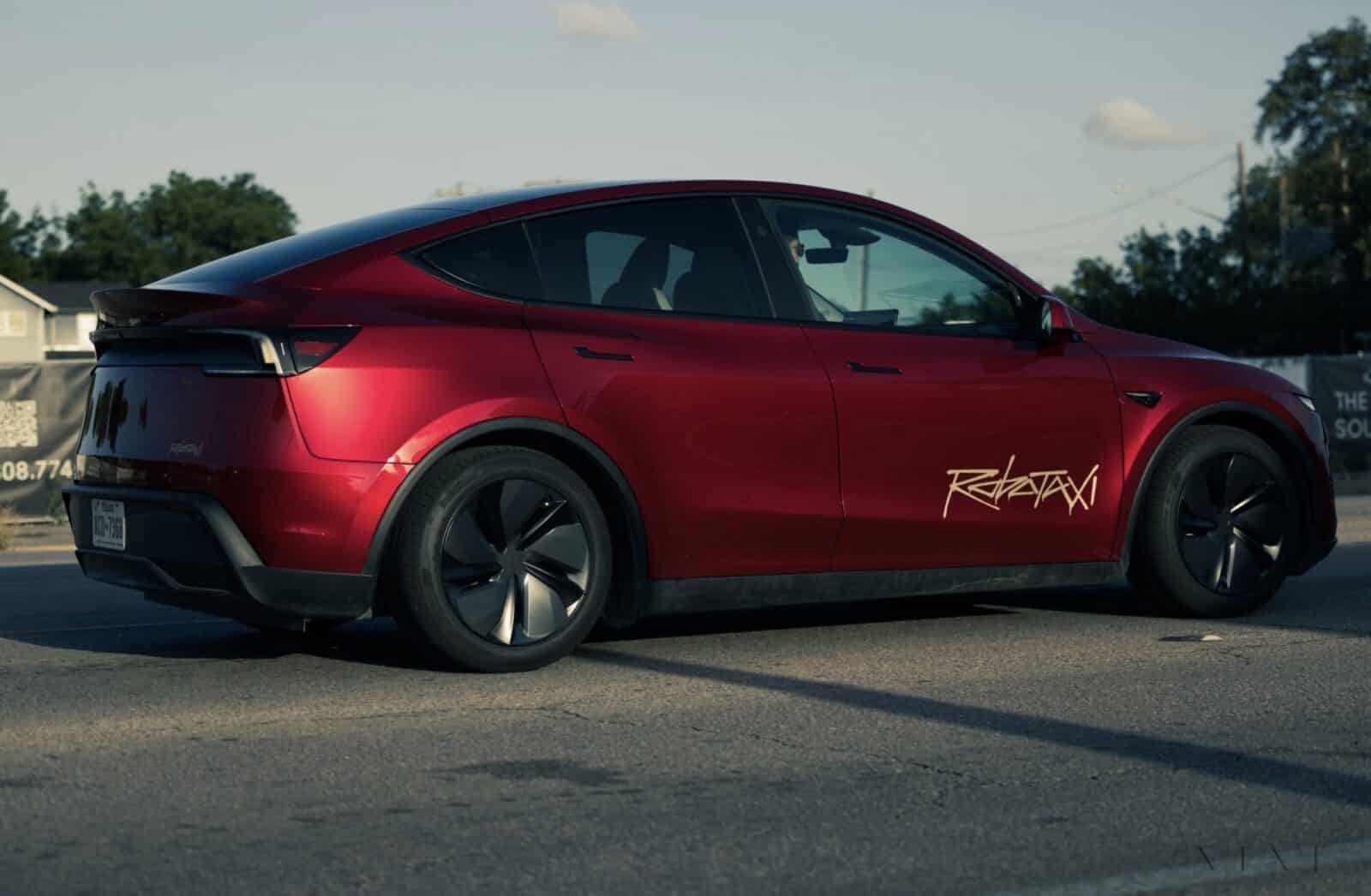 Tesla’s Robotaxi Pilot Sparks Optimism with $475 Stock Target Boost