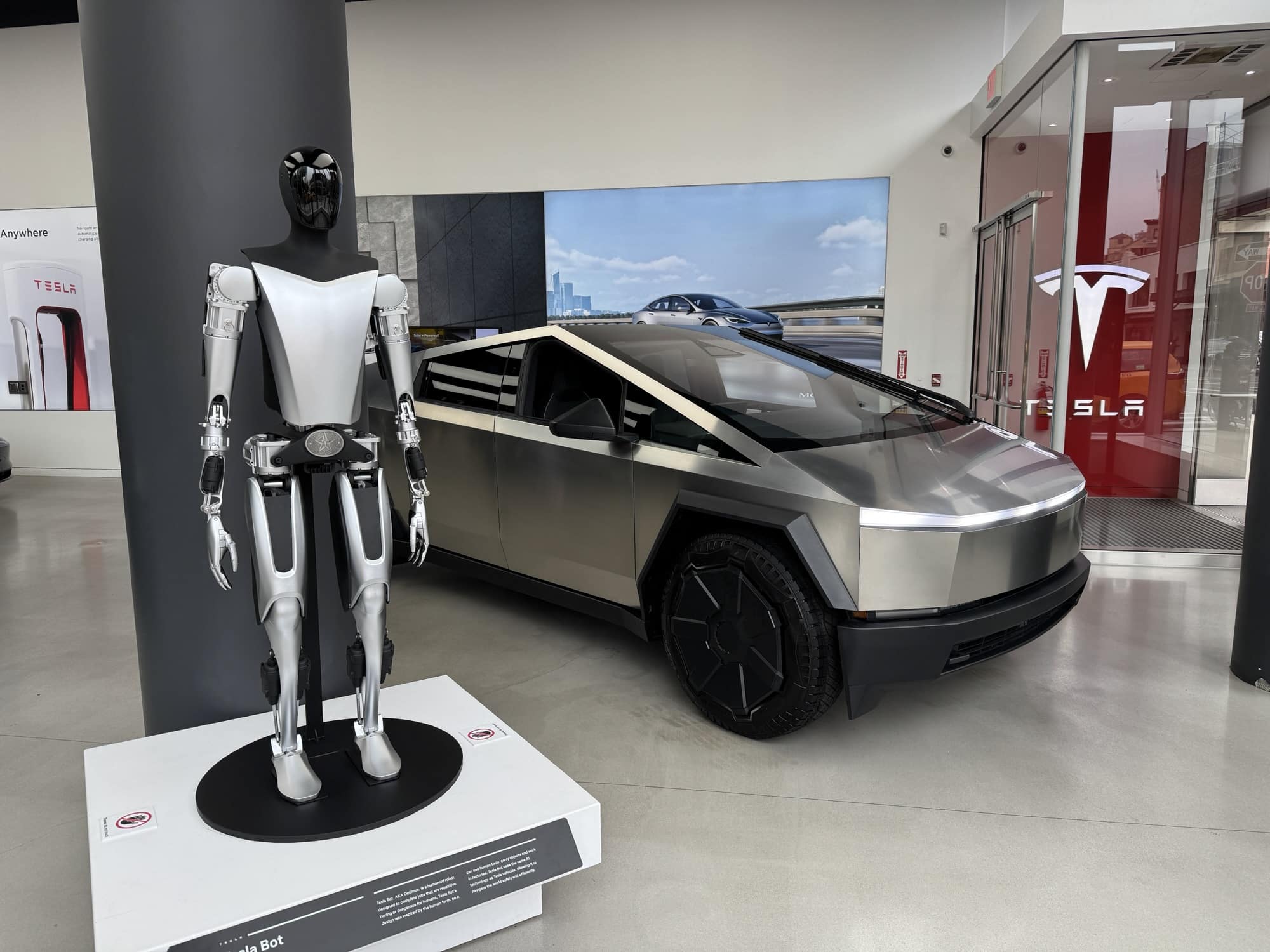 Tesla Optimus Scores Major Win as Apple AI Engineer Defects to Humanoid Team - Morgan Stanley Analyst Calls Tesla's xAI Investment Proposal A "Testing Of The Waters" For Deeper Musk Empire Integration