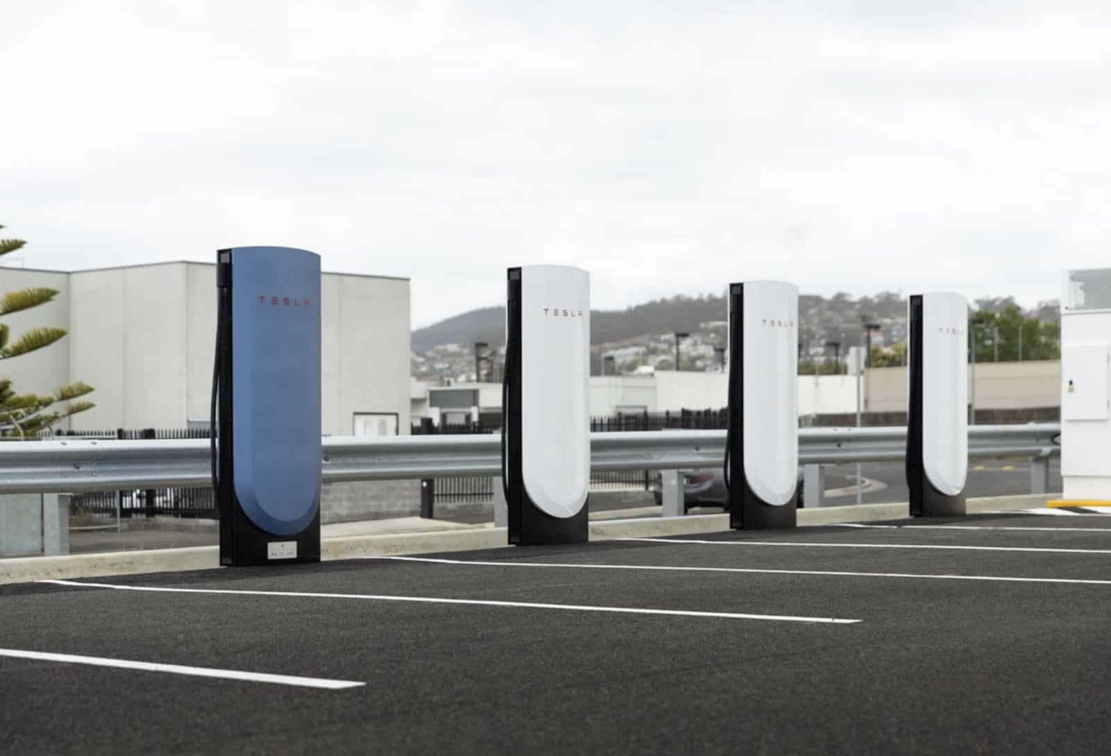 Tesla Hits 75,000 Superchargers Worldwide with Special ‘Glacier Blue’ Stall in Tasmania
