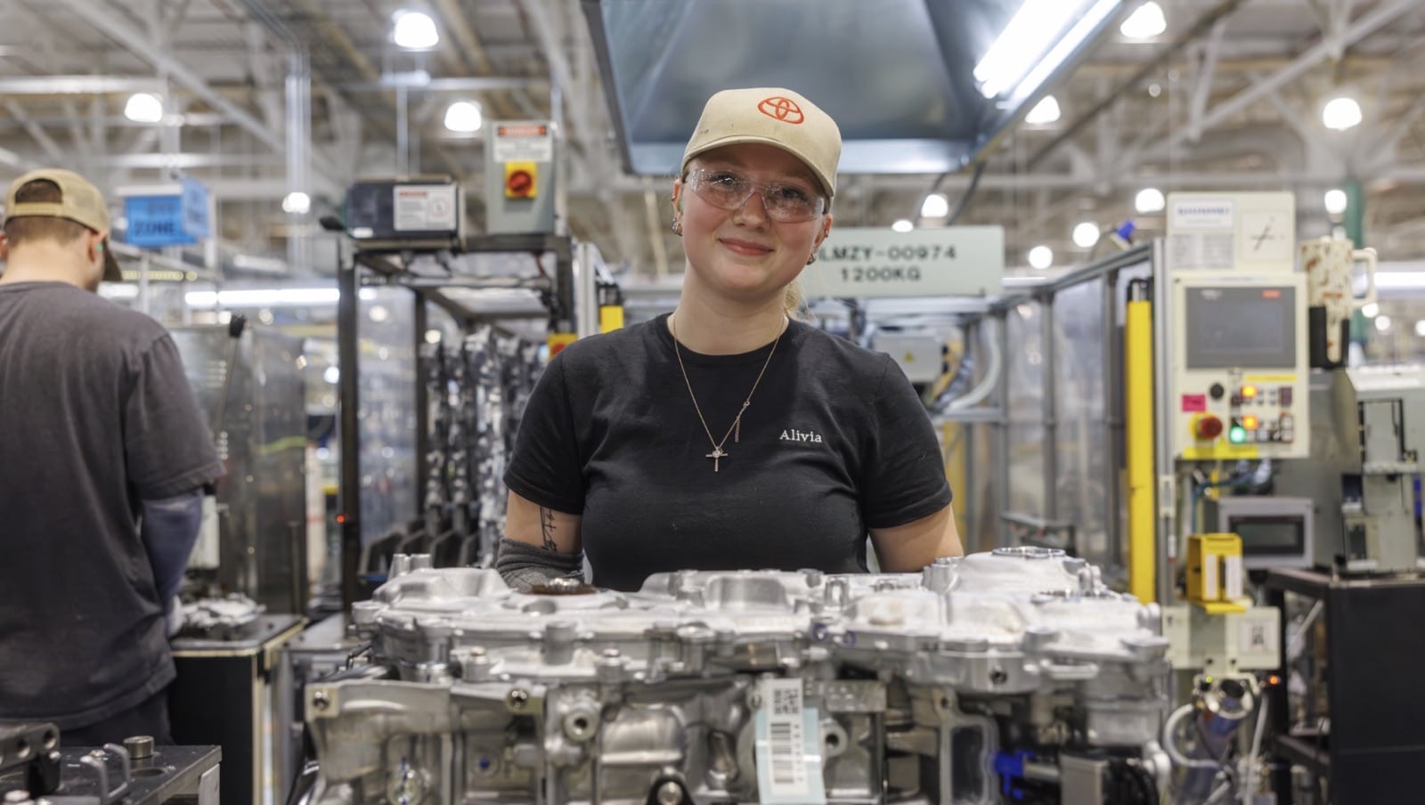 Toyota Invests $912 Million In U.S. Hybrid Production As Competitors Abandon EVs Post-Tax Credit