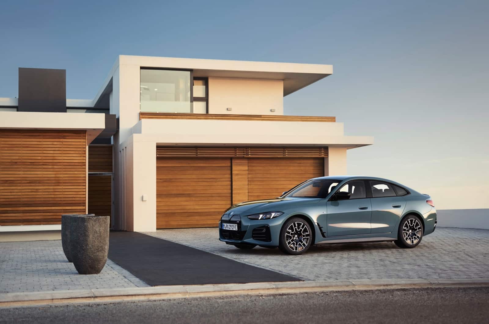 BMW i4 Gets Final Power Boost Before Neue Klasse Arrives With 593-HP M60 and 300+ Mile Range
