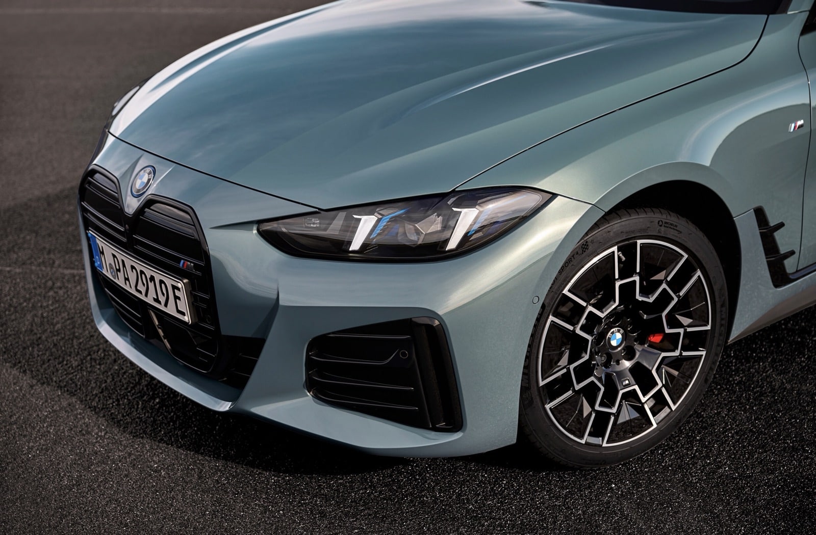 BMW i4 Gets Final Power Boost Before Neue Klasse Arrives With 593-HP M60 and 300+ Mile Range
