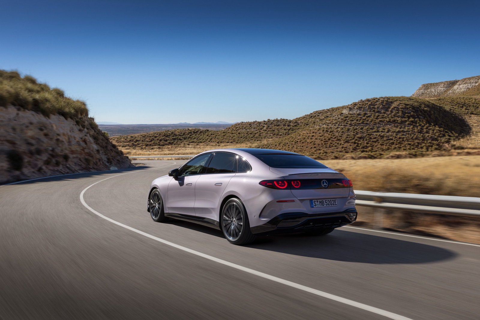 Mercedes C-Class Electric Arrives With 482 HP, 473 WLTP Miles