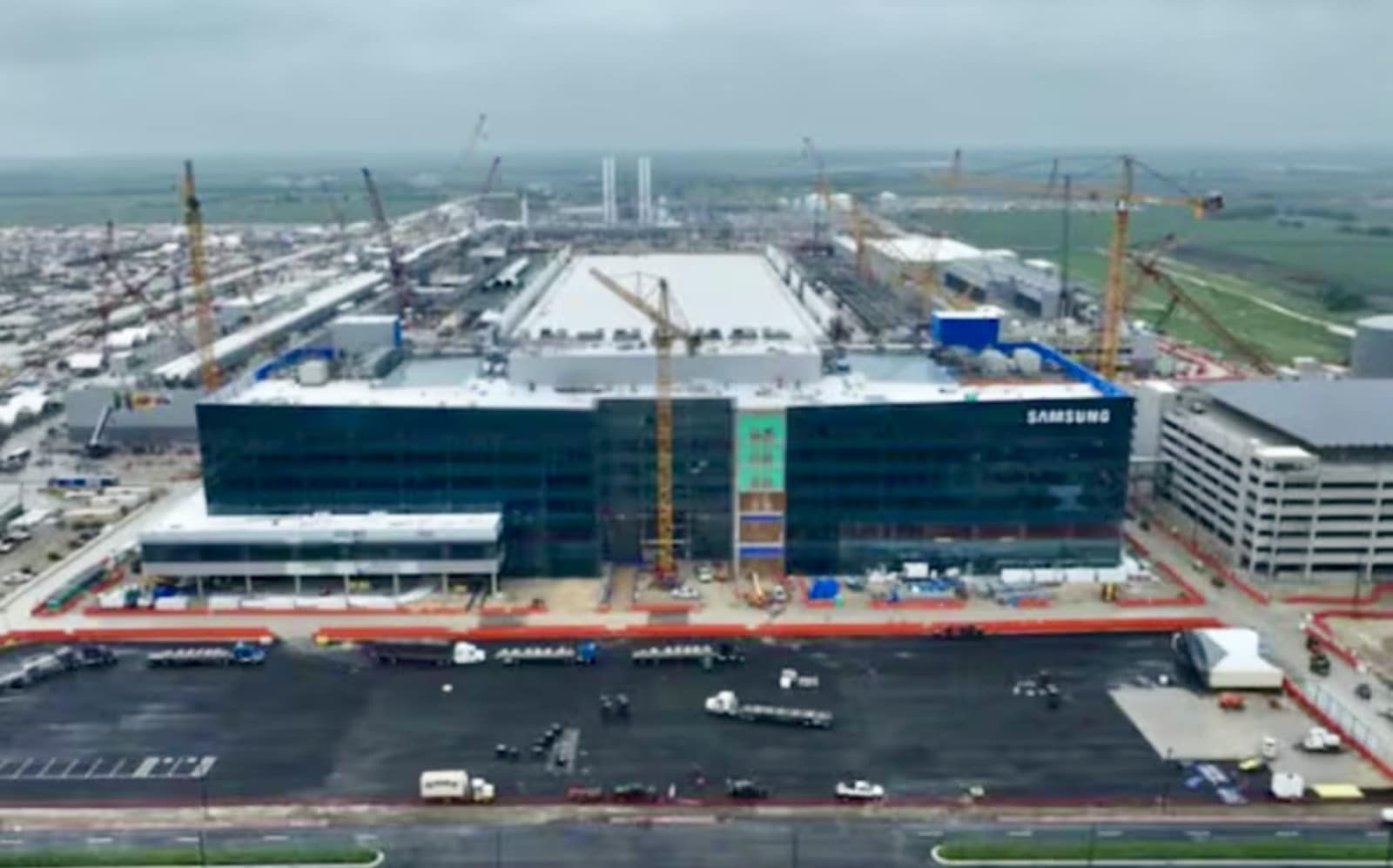 Samsung's Taylor Texas Fab Starts Equipment Move-In April 24 For Tesla AI5 And AI6 Chips