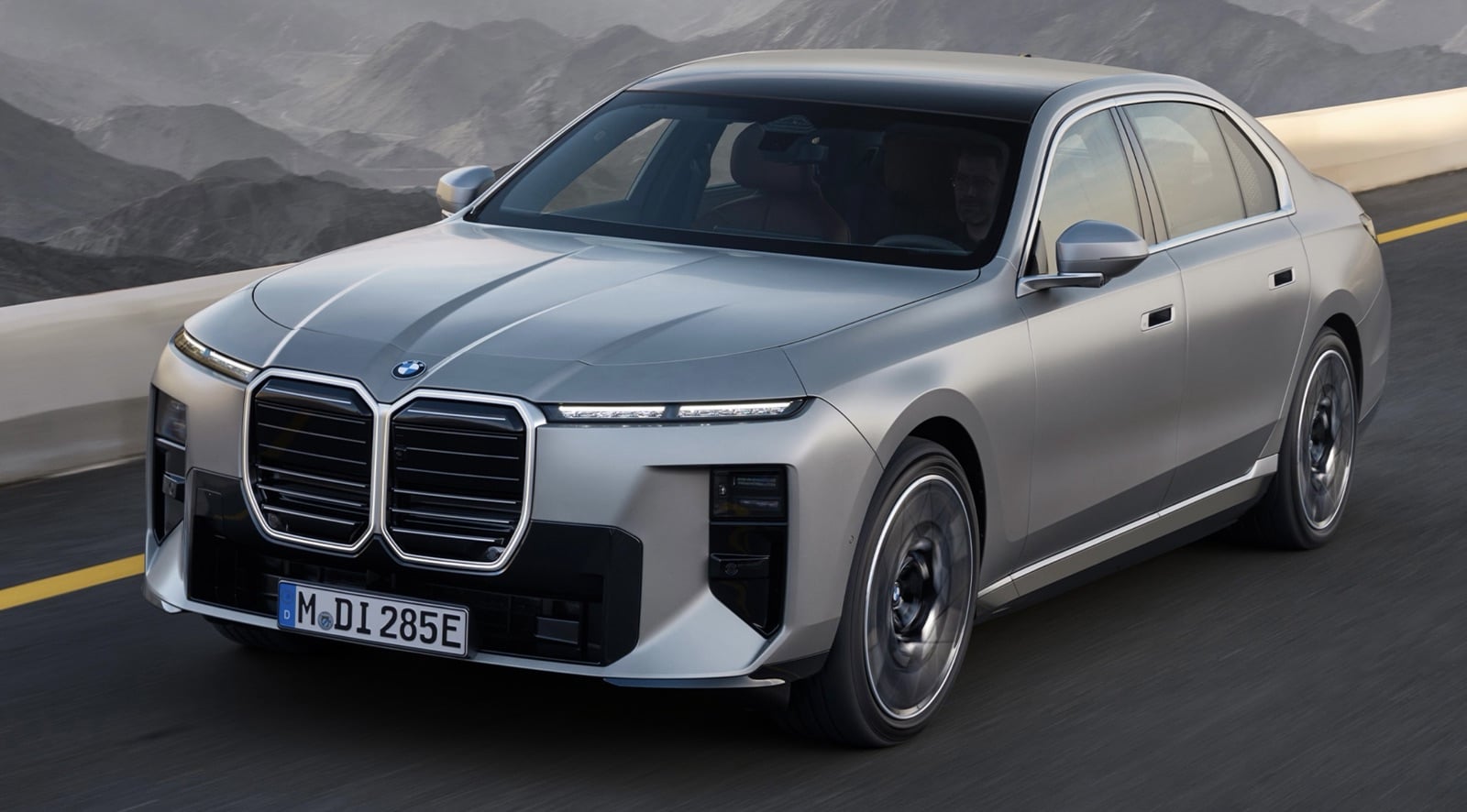 BMW i7 Facelift Debuts In Beijing With Rimac Gen6 Battery, But Stays On 400-Volt Architecture