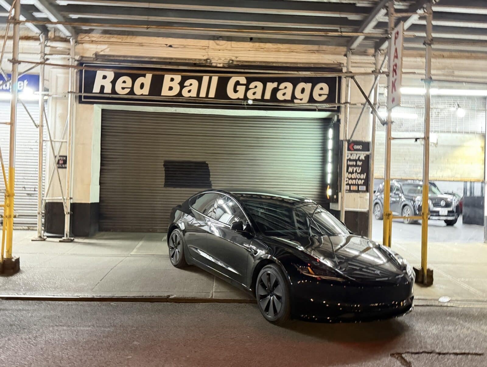 Tesla FSD v14.3.2 Cannonball Claim Cuts Roy's Zero-Intervention Record By Eight Hours