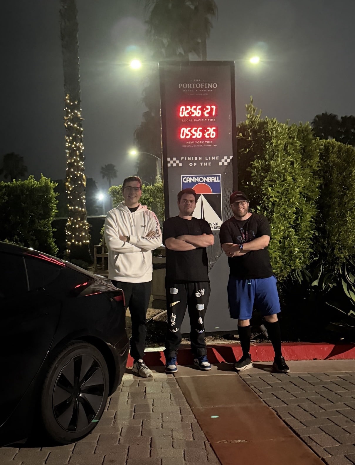 Tesla FSD v14.3.2 Cannonball Claim Cuts Roy's Zero-Intervention Record By Eight Hours